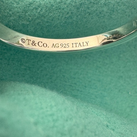 Tiffany & Co. Daisy Onyx Ring - Picture 4 of 4